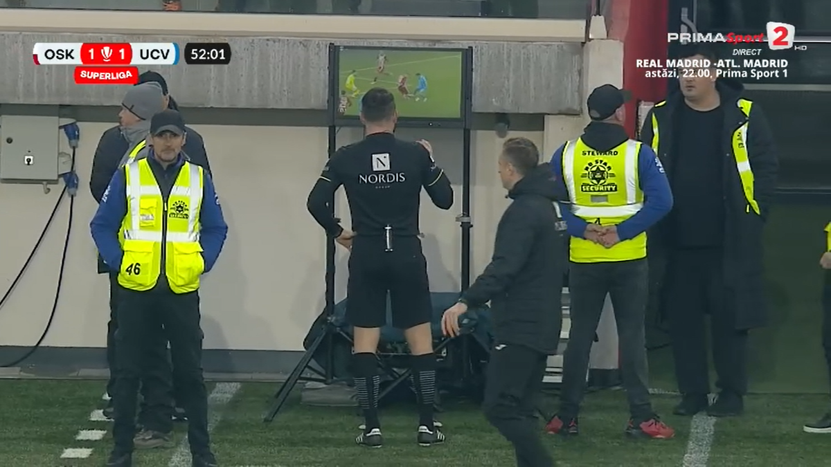 Decizie halucinantă a lui Kovacs în Sepsi - Craiova » A dat penalty la fault în atac!
