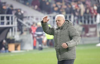 Ce nu s-a văzut la TV, după Rapid - Slobozia » Imaginile surprinse la un minut de la fluierul final: Șumudică a înjurat rivala