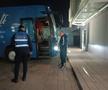 Imagini dinainte de Dinamo - Oțelul: probleme cu autocarul oaspeților