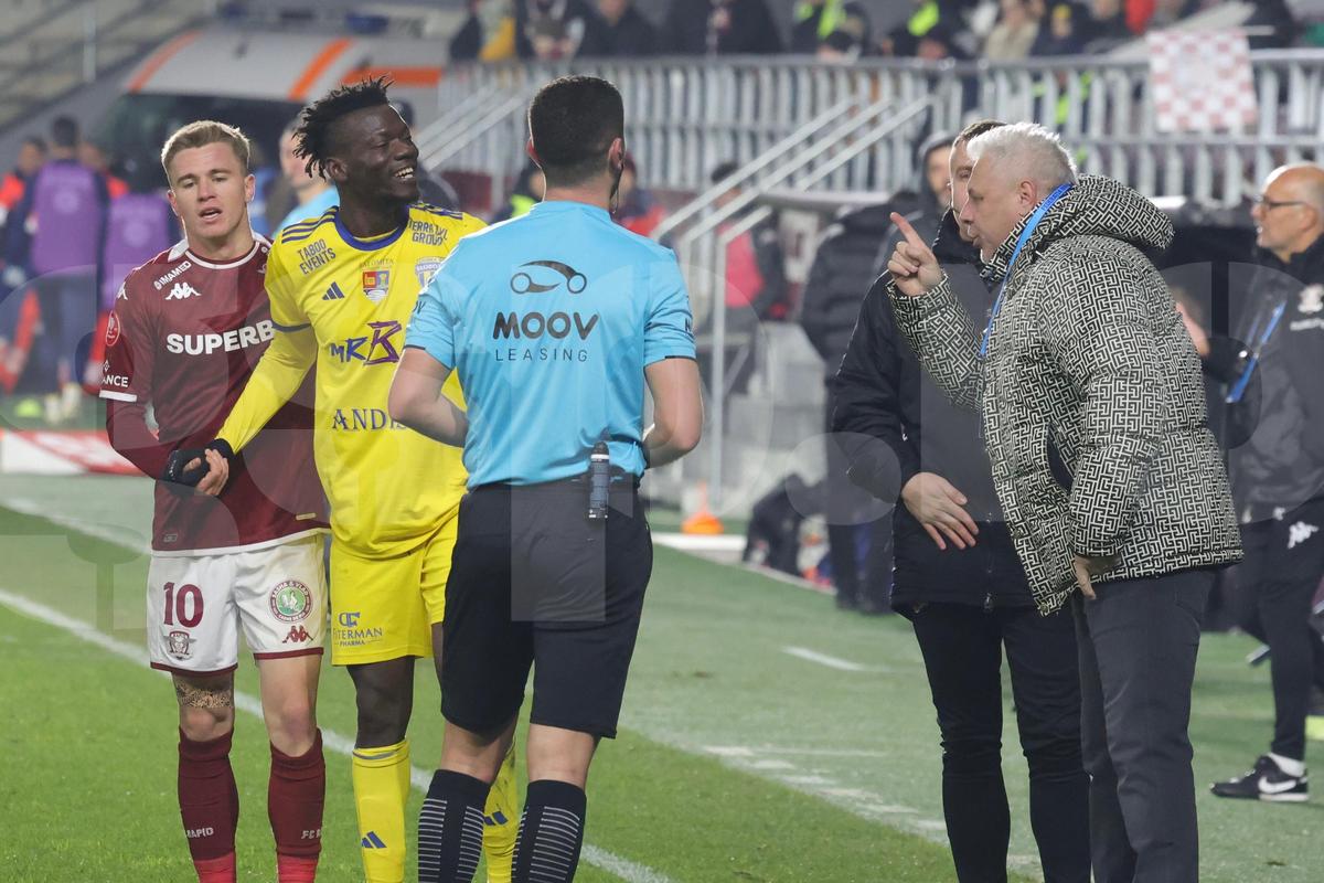 Marius Șumudică a primit un cartonaș galben / Foto: Ionuț Iordache GSP