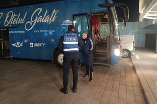 Moment halucinant înainte de Dinamo - Oțelul » Gălățenii, puși să parcheze la un kilometru distanță