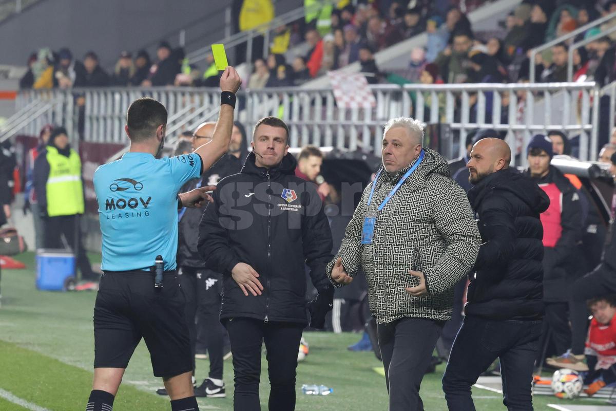 Marius Șumudică a primit un cartonaș galben / Foto: Ionuț Iordache GSP