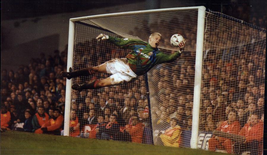 Viața legendarului Peter Schmeichel a ajuns documentar » La un pas de bătaie cu Sir Alex Ferguson și dezvăluiri dure despre dependența de alcool a tatălui: „L-am umilit atât de mult încât n-a putut să uite...”