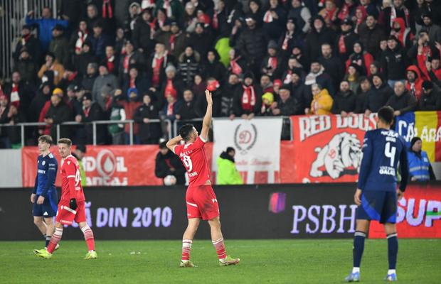 Final dramatic în Dinamo - Oțelul » GOLUL victoriei a venit în minutul 90+8, după un penalty dictat de VAR