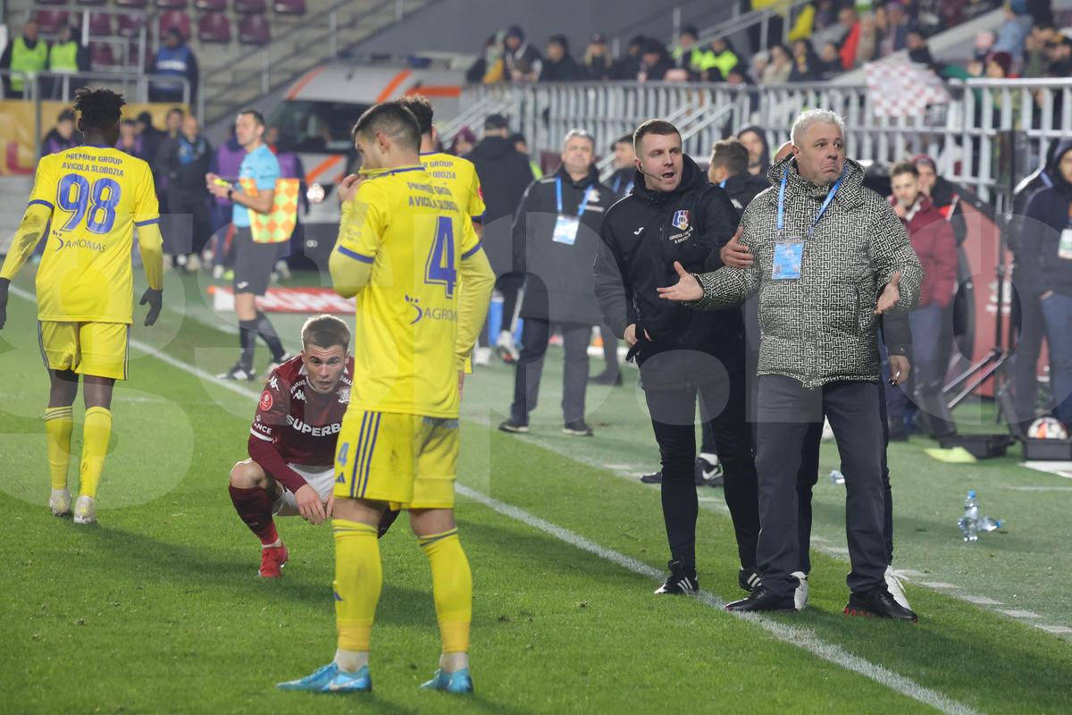 Marius Șumudică a primit un cartonaș galben / Foto: Ionuț Iordache GSP