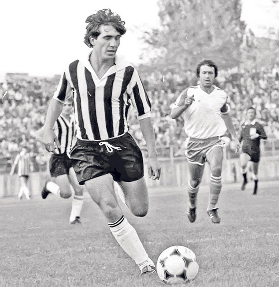 Hagi la Farul Constanța, unde a evoluat un singur sezon, 1982-1983 „Regele