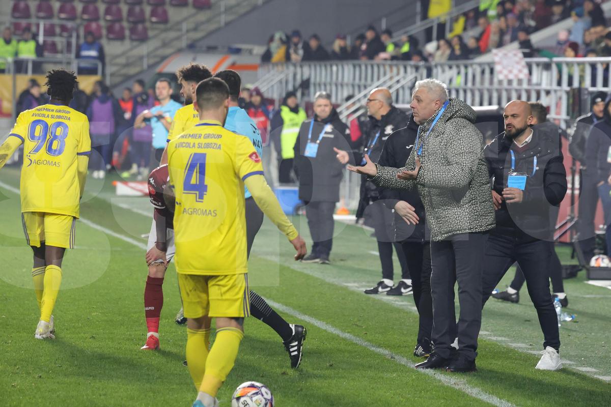 Marius Șumudică a primit un cartonaș galben / Foto: Ionuț Iordache GSP