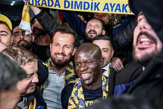 Isterie la sosirea lui N'Golo Kante la Fenerbahce!