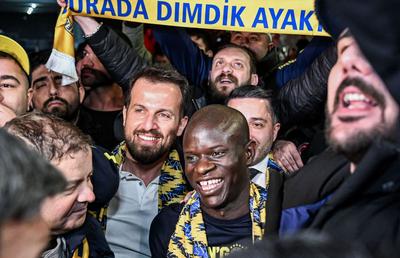 Isterie la sosirea lui N'Golo Kante la Fenerbahce!