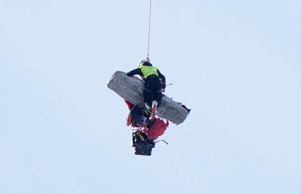Sezon încheiat pentru un schior de elită » Transportat cu elicopterul și operat de urgență