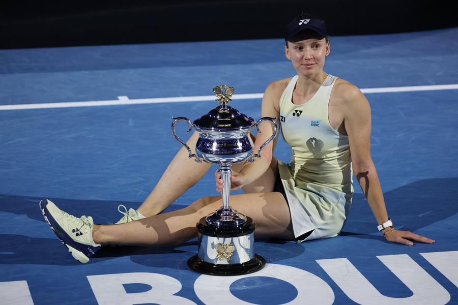 Elena Rybakina, câștigătoare la Australian Open 2026 / Imago Images Jucătorii de top refuză dialogul cu reprezentanții turneelor de Grand Slam privind premiile obținute
