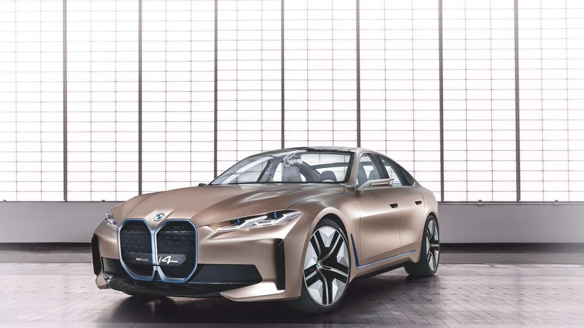 BMW i4: răzbunarea gigantului german! Cum arată și ce specificații are „nava spațială” de la BMW