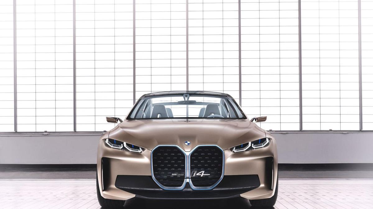 BMW i4: răzbunarea gigantului german! Cum arată și ce specificații are „nava spațială” de la BMW