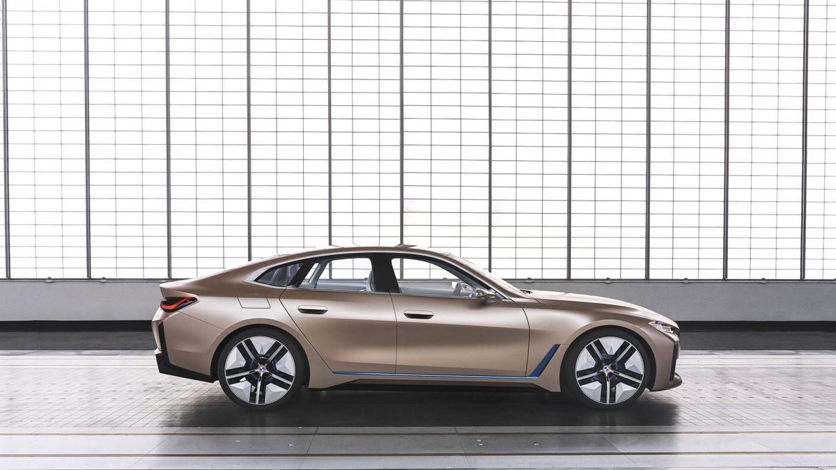 BMW i4
