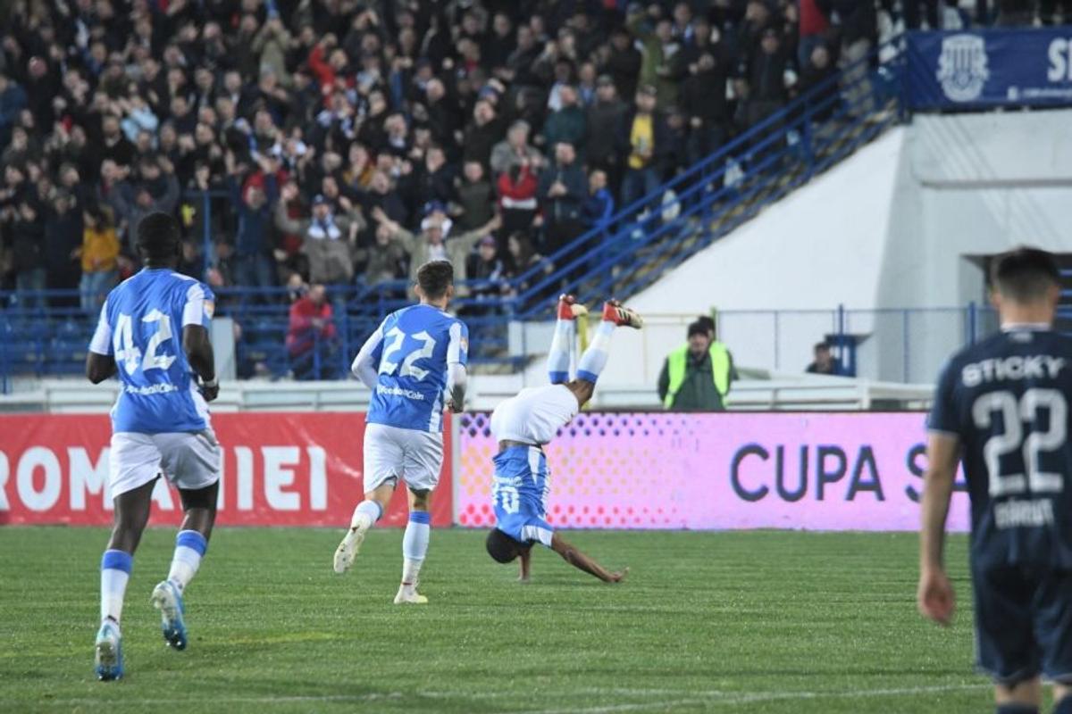 Poli Iași - Craiova 2-0, Cupa României // liveTEXT, FOTO + VIDEO ACUM » Gol senzațional reușit de Horșia