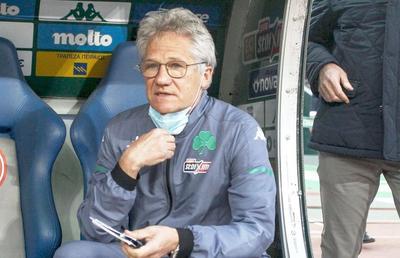 EXCLUSIV Situație critică la Panathinaikos » Jucătorii au mers la patron să-l demită pe Boloni!