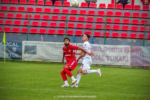 Elijah Seymour, într-un duel cu Rapid