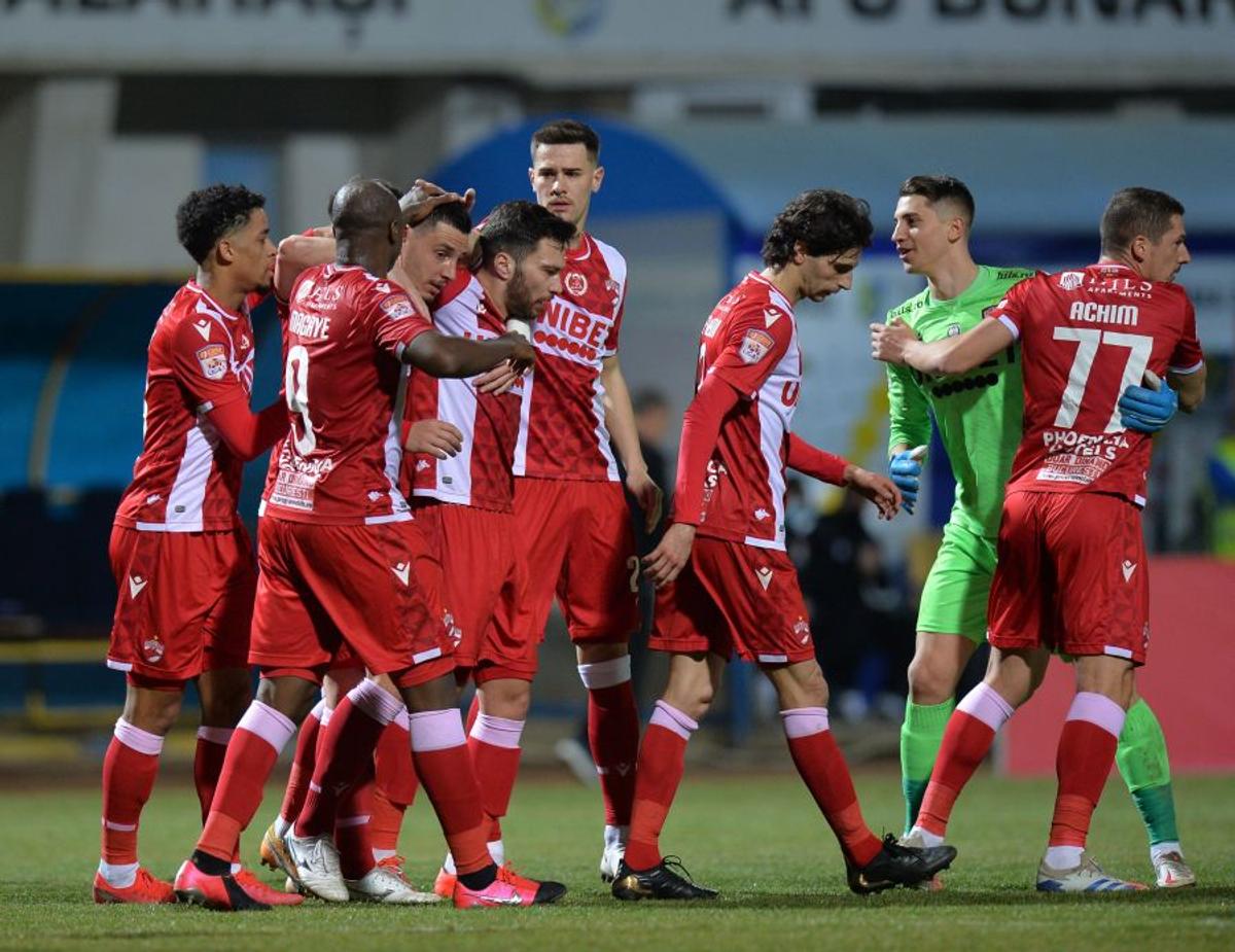 Cristi Pustai a explicat de ce a schimbat portarul la pauză: „Am mai avut experiențe de genul ăsta”