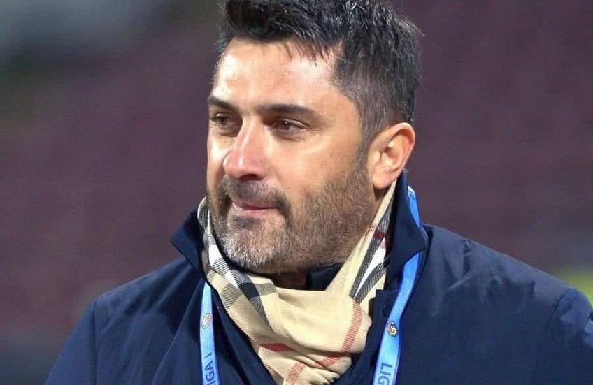 Alex Niculescu, 22 de ani, băiatul cel mare al lui Claudiu Niculescu (44), antrenorul celor de la Concordia Chiajna, susține că pe cei doi nu-i leagă aproape nimic.