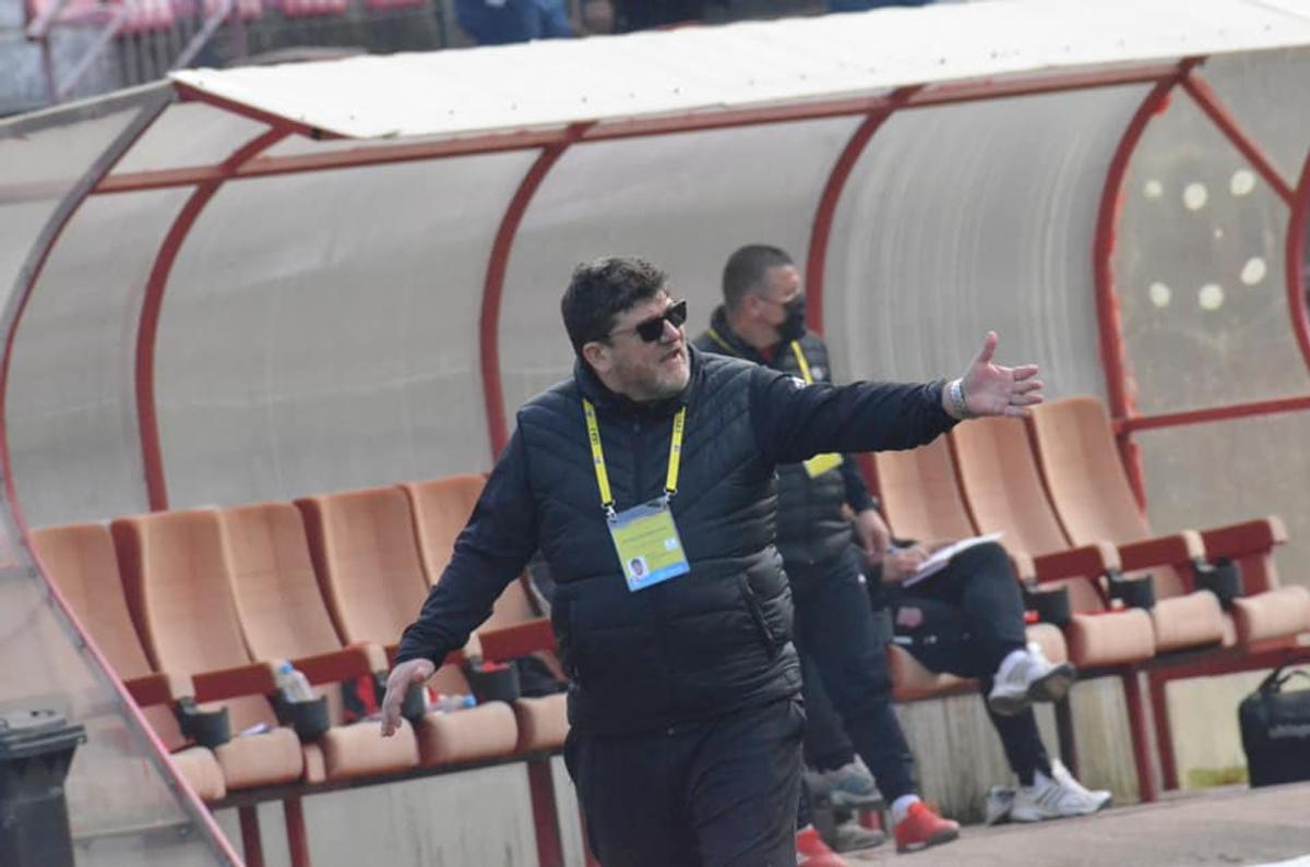 Cristi Pustai a explicat de ce a schimbat portarul la pauză: „Am mai avut experiențe de genul ăsta”