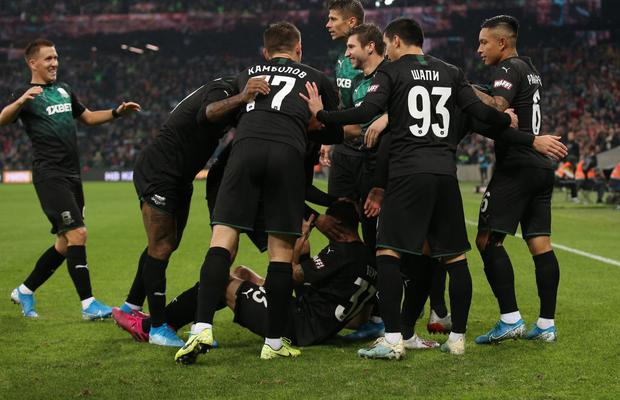 Exod în masă la un club din Rusia » Opt jucători străini au plecat, după ce antrenorul a demisionat înainte să debuteze