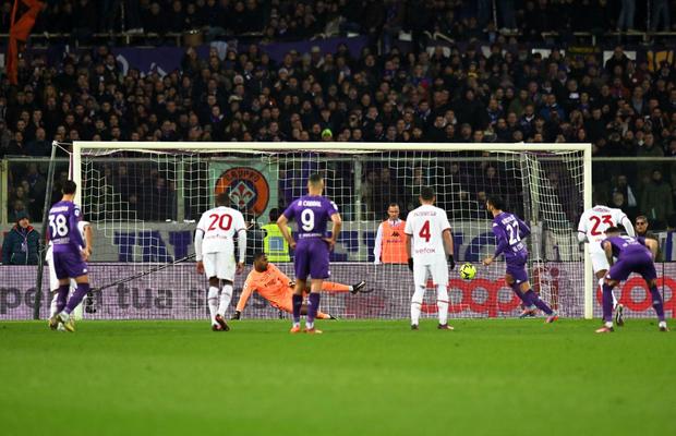 Fiorentina - AC Milan 2-1. Campioana se prăbușește pe „Artemio Franchi” + omagiu emoționant al suporterilor pentru Davide Astori