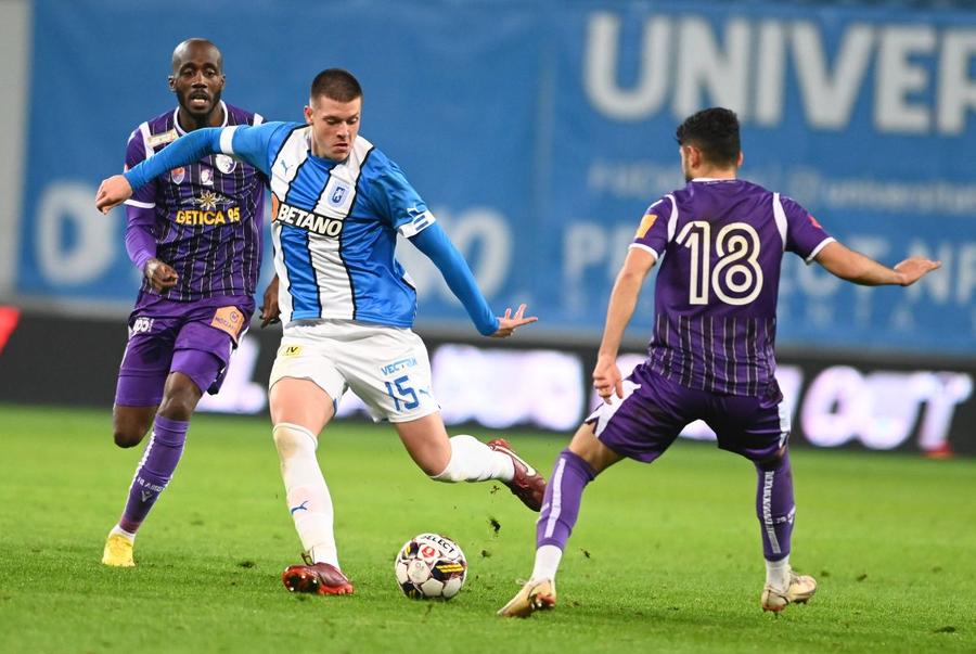 La primul său meci oficial în România, în Bănie, integralist, Badelj l-a neutralizat perfect pe Garita, atacant monitorizat de CFR Cluj, FCSB și Rapid Adevărata afacere » Rotaru poate da lovitura după o investiție în premieră!