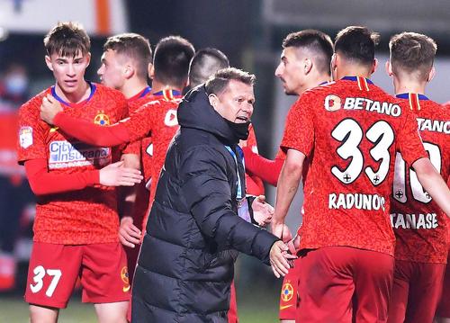 Germanului Thomas Neubert (42 de ani) îi expiră contractul cu FCSB la sfârșitul acestui sezon și nu i-a fost propusă prelungirea.