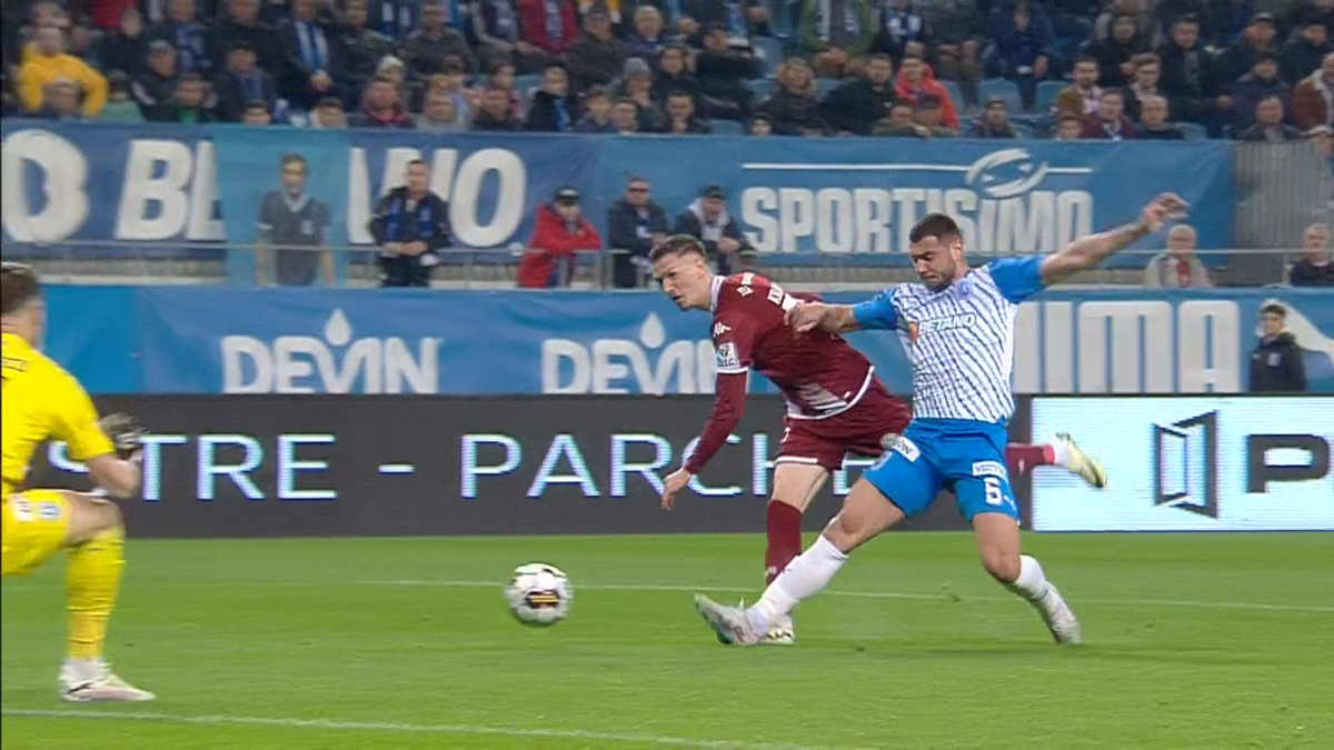 Primul penalty pe care Rapid ar fi trebuit să-l primească la Craiova