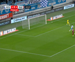 primul penalty pe care Rapid ar fi trebuit să-l primească la Craiova, foto: captură de ecran Orange Sport