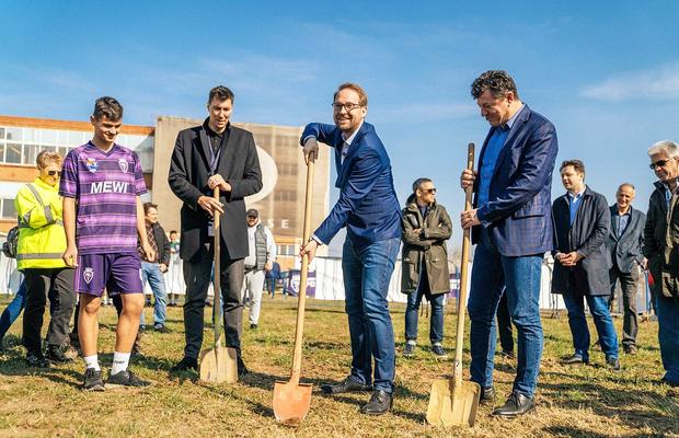 „Ne-am săturat să vă mai așteptăm!” » Prima lopată pentru stadionul din bani proprii: costă 23 de milioane de euro!