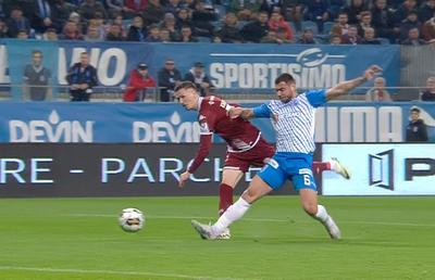 Două penalty-uri refuzate Rapidului la Craiova » Crăciunescu s-a pronunțat: „Îl împinge în careu”