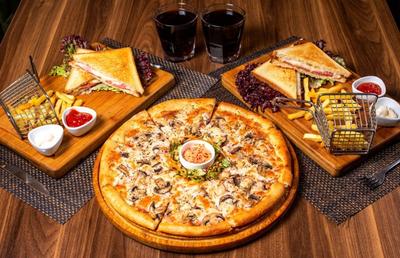 Gustă istoria din fiecare felie de pizza: Alegerea modernă italiană