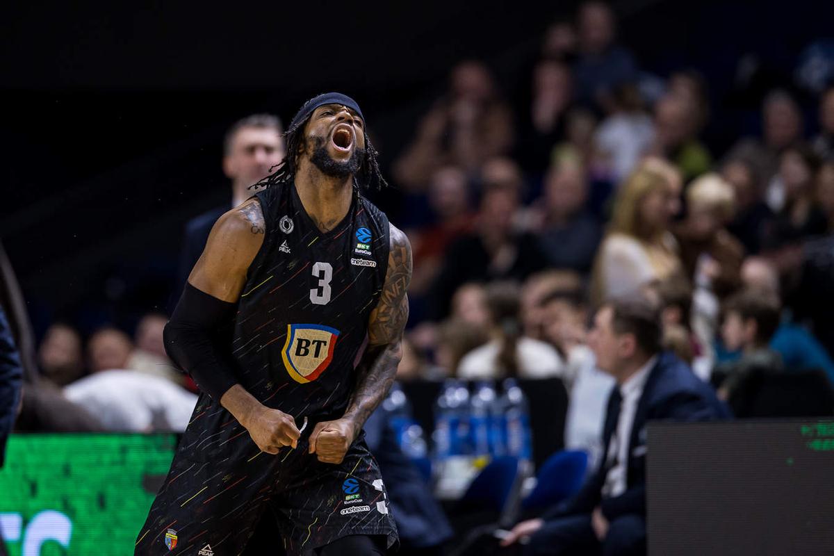 „Curaj, acesta e cuvântul” » Discurs remarcabil în vestiarul lui U-BT Cluj-Napoca, după calificarea în „sferturile” EuroCup