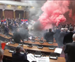 Haos în parlamentul Serbiei