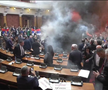 Haos în parlamentul Serbiei