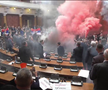 Haos în parlamentul Serbiei
