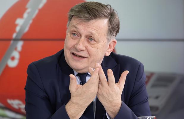 Inedit: provocarea publică lansată de Crin Antonescu lui David Popovici