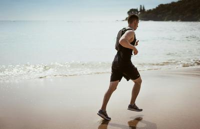 Cum îți menții forma fizică după 30 de ani: Sport, alimentație și mindset