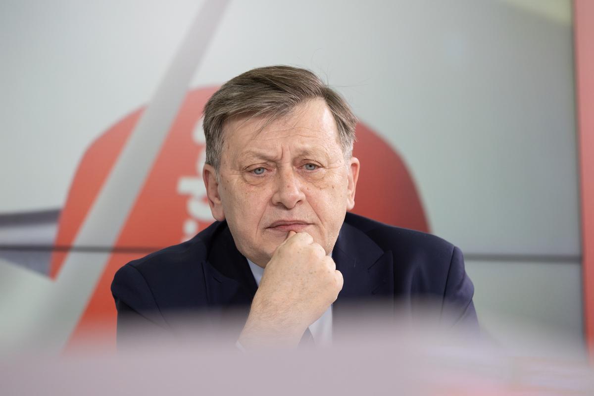 Crin Antonescu a dezvăluit cu ce echipă ține și a avut un mesaj care ar schimba fotbalul: „Nu văd viitorul acestor cluburi”