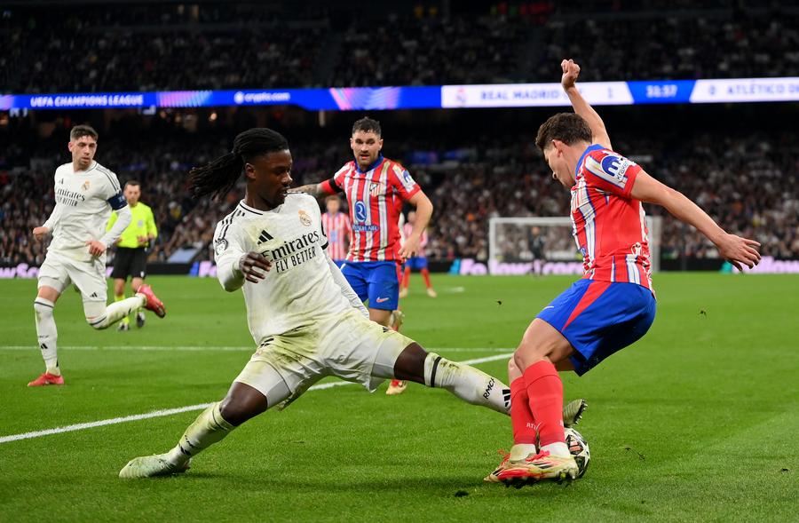 Fază din turul „optimilor Ligii Campionilor, Real Madrid - Atletico Madrid 2-1 / Foto: Getty Images Cifrele care îi dau fiori lui Carlo Ancelotti » Real Madrid n-a câștigat niciodată trofeul cu o medie atât de slabă