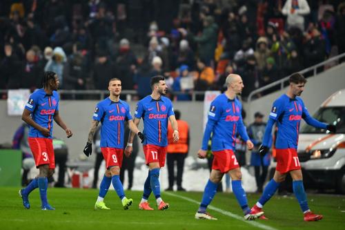 Mihai Stoica a vorbit despre situația lui Vlad Chiricheș și Siyabonga Ngezana / Foto: Imago Images