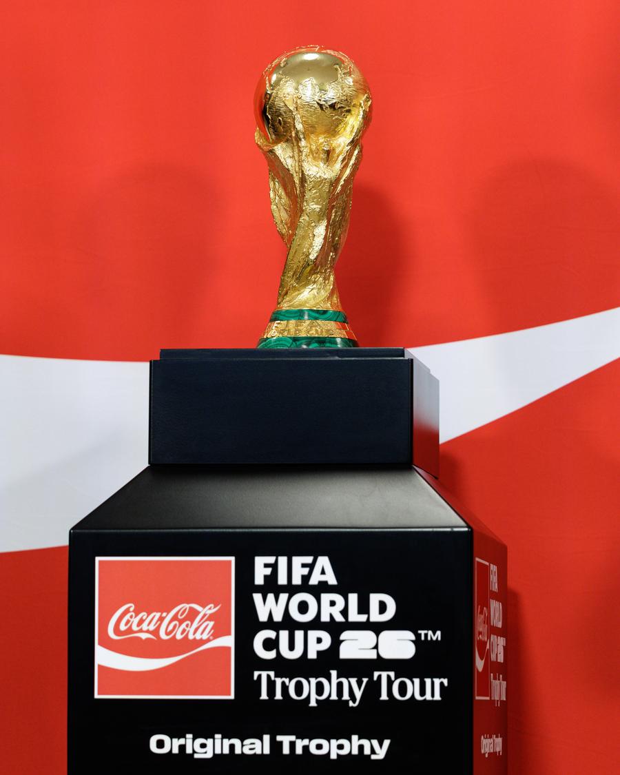 Trofeul Cupei Mondiale Cât au ajuns să coste biletele pentru Campionatul Mondial, cu mai puțin de 100 de zile până la start