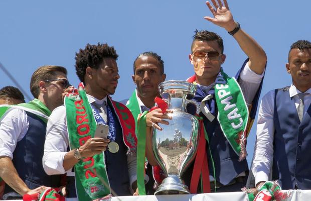 Cristiano Ronaldo, cel mai mare trendsetter! Cum îl copiază un fost coleg de la națională: „Bea ouă de prepeliță. Le aruncă pe cele care plutesc și le ia pe cele grele”