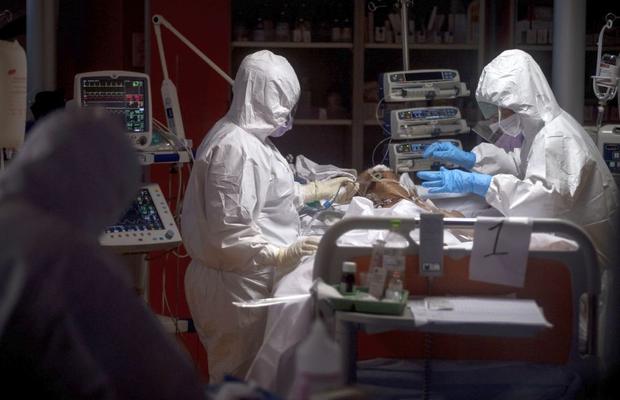 COVID-19. Președintele asociației ATI din România, avertisment tulburător » Mărturisiri despre chinul pacienților ajunși la terapie intensivă: „E o suferință aparte”