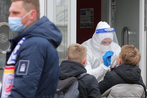 Fanii vor trece printr-un filtru epidemilogic la meciurile de la EURO. foto: Guliver/Getty Images