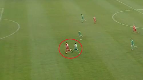Momentul în care Bouhenna îl faultează pe Buhăcianu / Captură TV @Look Sport