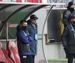 UTA a învins-o azi pe Sepsi, scor 2-0, într-o partidă contând pentru runda cu numărul 29 din Liga 1. Leo Grozavu (53 de ani), antrenorul covăsnenilor, a anunțat amenzi în tabăra oaspeților.