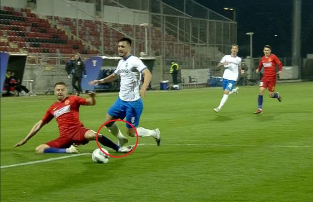 FCSB - Craiova. Cojocaru era să-i „îngroape” pe roș-albaștri! Decizie total aiurea a „centralului”, în prima repriză de la Giurgiu