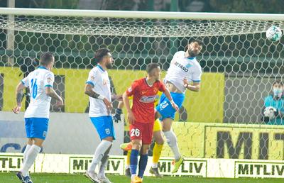 FCSB a schimbat liniile la pauza meciului cu Craiova